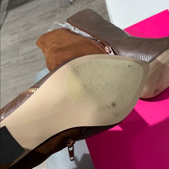 Brown zipper heeled booties! - Picture 3 of 5